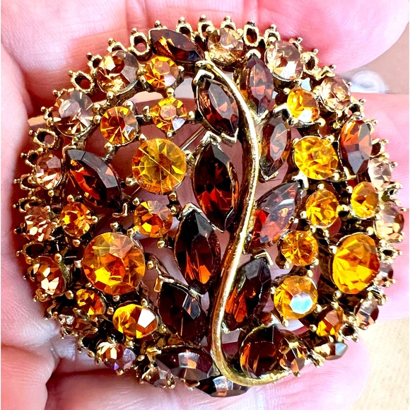 Outstanding Vintage Rhinestone Brooch Golds Oranges Browns Filigreed Gold Tone - Picture 3 of 9